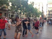 11/08/2012 - Swing d'estrangis a Revolució