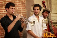 21/09/13 - Marching band de la Maniacs Band al Mercat de la Llibertat